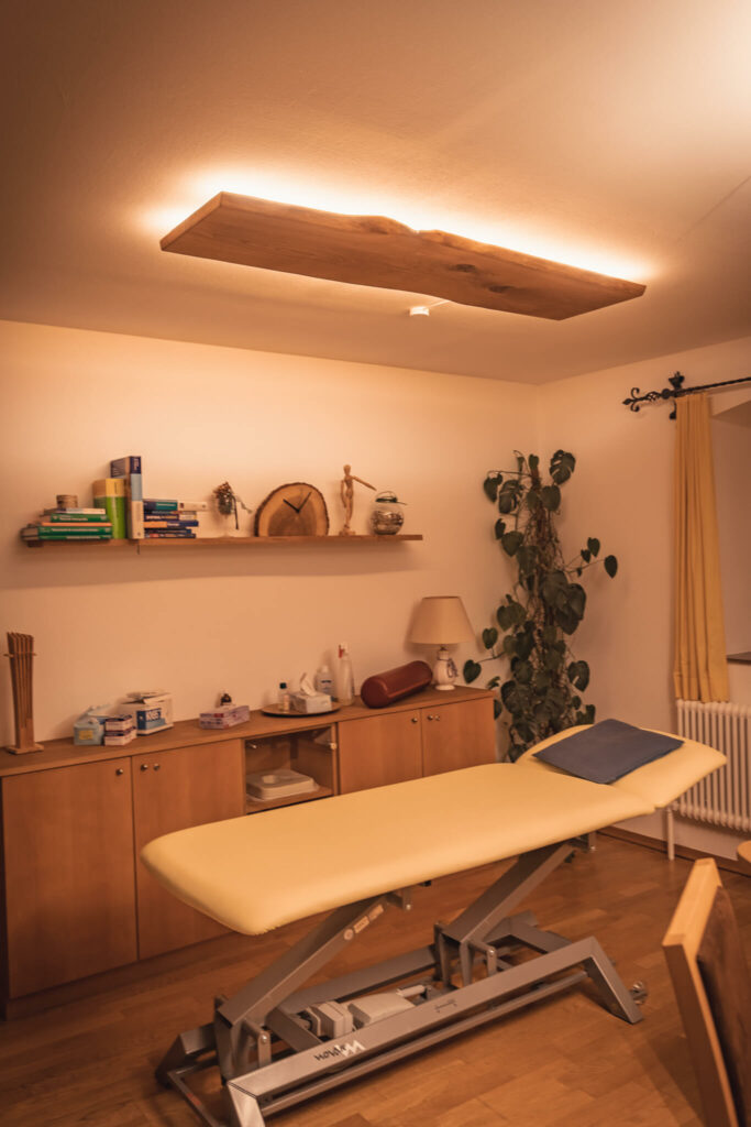 Lichten Lampe Sonderanfertigung mit extra breiter Ausführung und ohne direkter Beleuchtung